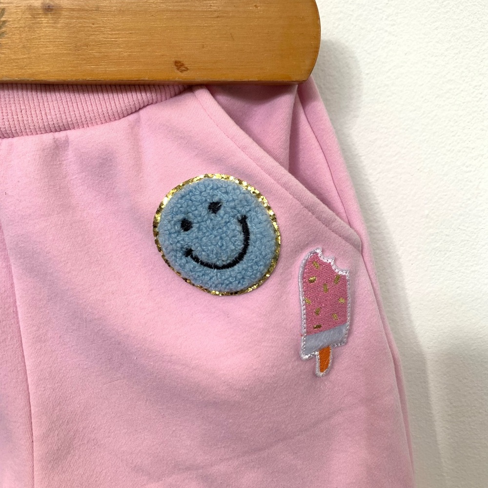 Lola + The Boys Pink Joggers with Patches, Girls Sweatpants size 4 - Picture 3 of 5